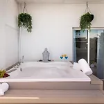 Luxury Penthouse With Jacuzzi & Large Terraces By Passeig De Gracia *