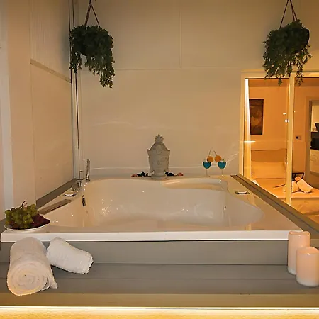 Our Penthouse With Jacuzzi Close To Paseo De Gracia Barcelona