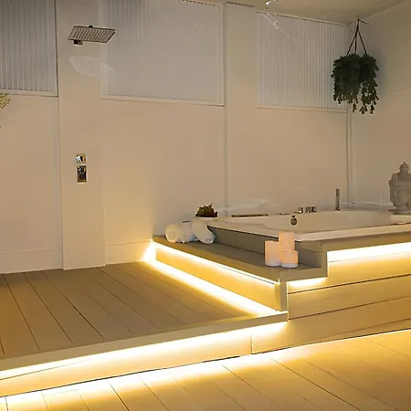 Our Penthouse With Jacuzzi Close To Paseo De Gracia *