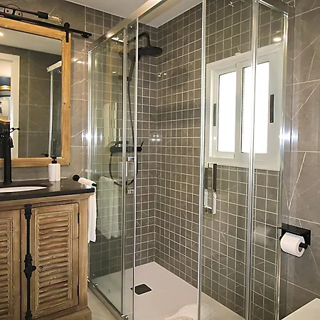 Apartment Our Penthouse With Jacuzzi Close To Paseo De Gracia