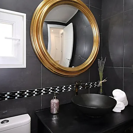 Apartment Our Penthouse With Jacuzzi Close To Paseo De Gracia Barcelona