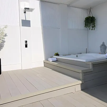 Our Penthouse With Jacuzzi Close To Paseo De Gracia Barcelona