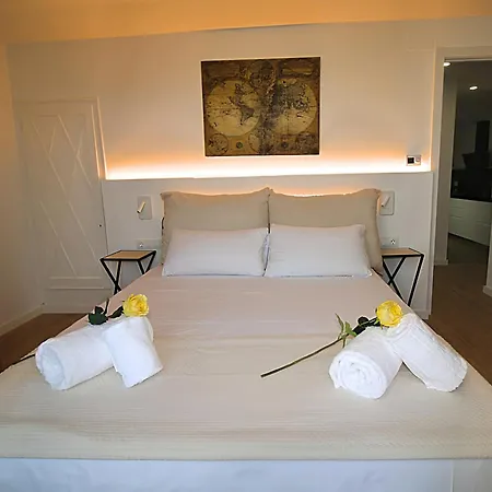 Our Penthouse With Jacuzzi Close To Paseo De Gracia Barcelona