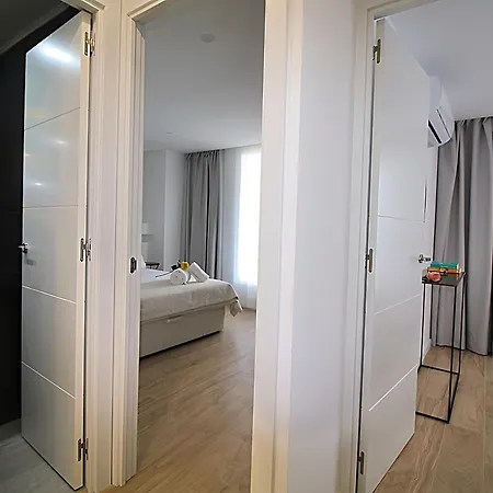 Our Penthouse With Jacuzzi Close To Paseo De Gracia Apartment